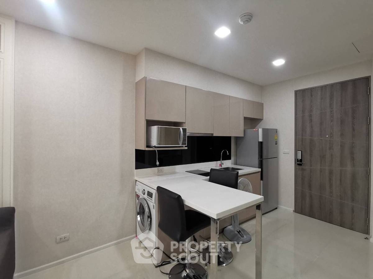 รูป คอนโด 1-ห้องนอน ที่ ทราเพโซ สุขุมวิท 16 ใกล้ MRT ศูนย์การประชุมแห่งชาติสิริกิติ์ (ID 1753007) - รูปที่ 2/8