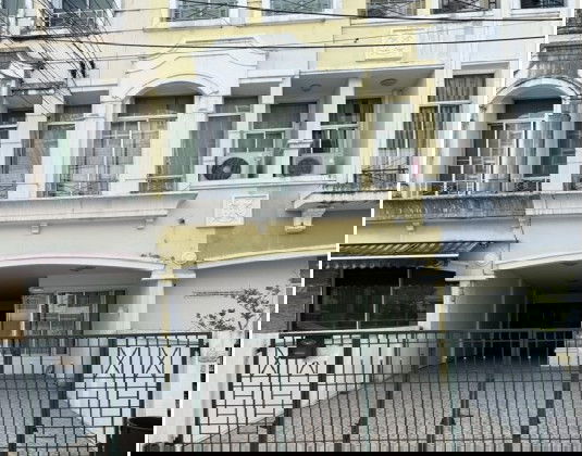 รูป ให้เช่า ทาวน์โฮม 4 ชั้น โครงการ บ้านกลางเมือง บริติชทาวน์ ศรีนครินทร์ / ซอยศรีด่าน 24 ถนนศรีนครินทร์ / แอร์ 4 เครื่อง / จดบริษัทได้ - รูปที่ 1/12