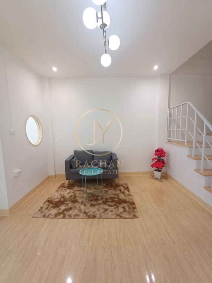 รูป ขายด่วน  ทาวน์เฮาส์ 2 ชั้น รีโนเวทใหม่  หมู่บ้านรัตนวดี  บางบัวทอง เนื้อที่ 16.1 ตร.ว พื้นที่ใช้สอย 120 ตร.ม  2 ห้องนอน 2 ห้องน้ำ 1 ห้องครัว  - รูปที่ 6/18