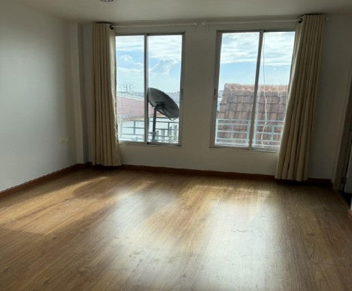 รูป ให้เช่า ทาวน์โฮม 4 ชั้น โครงการ บ้านกลางเมือง บริติชทาวน์ ศรีนครินทร์ / ซอยศรีด่าน 24 ถนนศรีนครินทร์ / แอร์ 4 เครื่อง / จดบริษัทได้ - รูปที่ 4/12