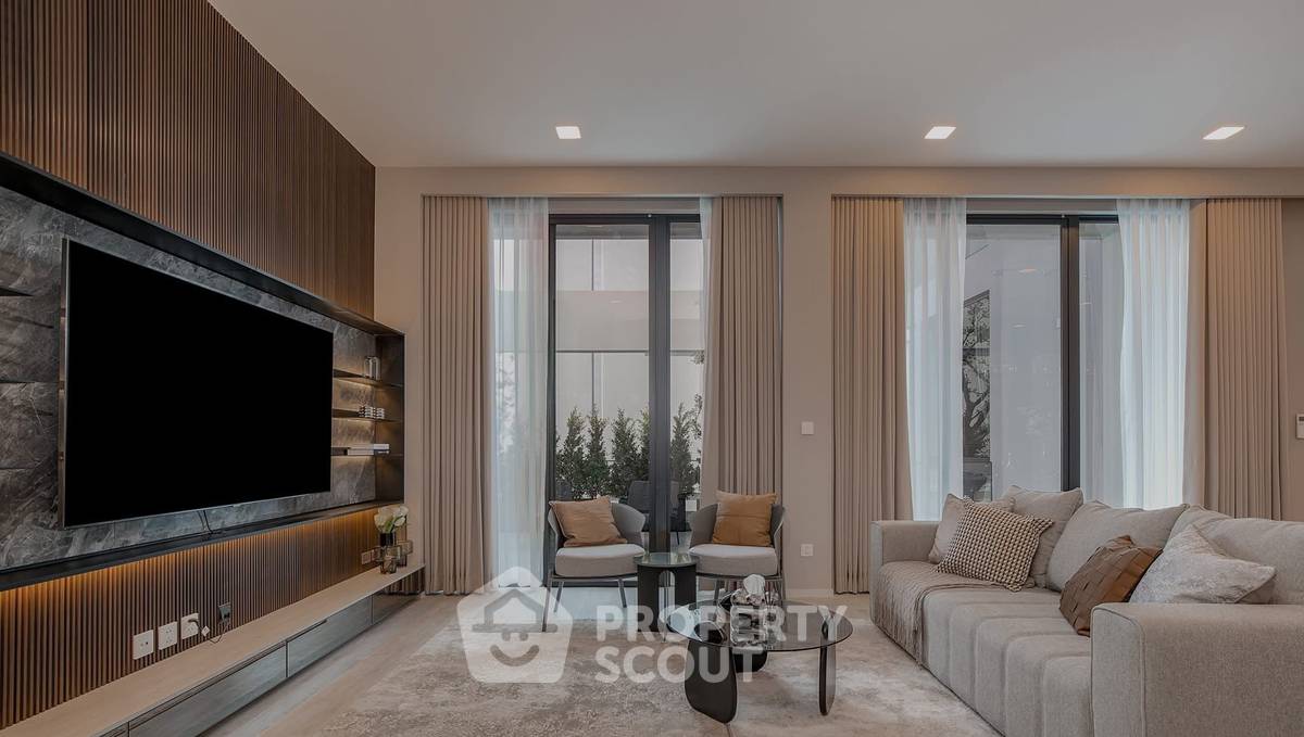 รูป บ้าน 4-ห้องนอน ที่ วีเว่ กรุงเทพกรีฑา ใกล้ กรุงเทพกรีฑา (ID 2514144) - รูปที่ 6/30