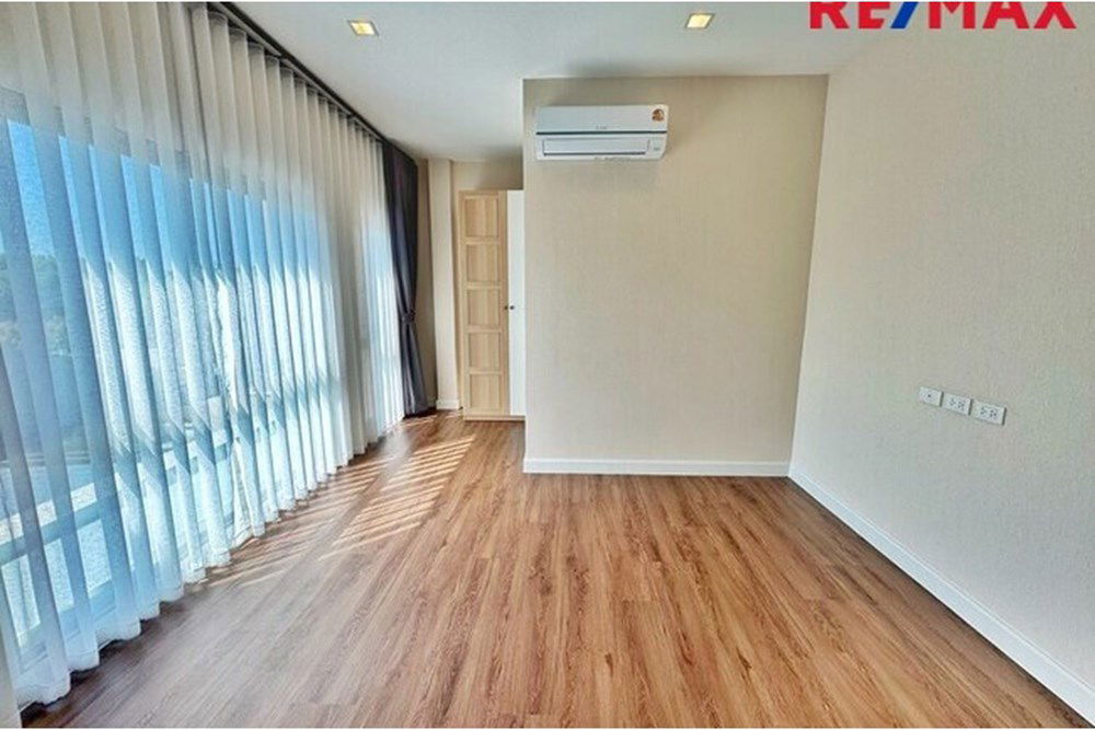 picture [920091039-301] Luxury Oasis in Bang Bua Thong - 4BR Home - 15/29