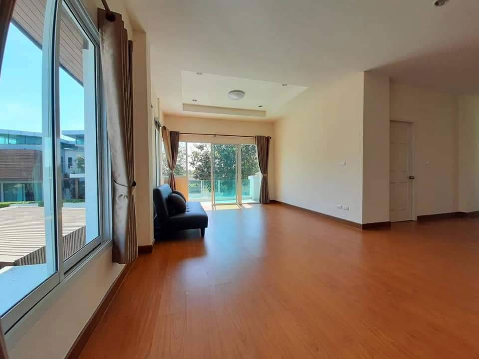 รูป ให้เช่าบ้านเดี่ยว 2 ชั้น ในสนามกอล์ฟ Flora Ville Golf & Country Club เฟอร์นิเจอร์ครบ ใกล้สนามบินดอนเมือง ใกล้ทางด่วนศรีสมาน  - รูปที่ 14/34