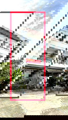 โฮมออฟฟิศ กรุงเทพมหานคร : ขายด่วน!!  บ้านทาวน์โฮม บ้านกลางเมือง เดอะ รอยัลโมนาโค ศรีนครินทร์ 24  HOME OFFICE สวยพร้อมเข้าอยู่  เข้าออกสะดวก 