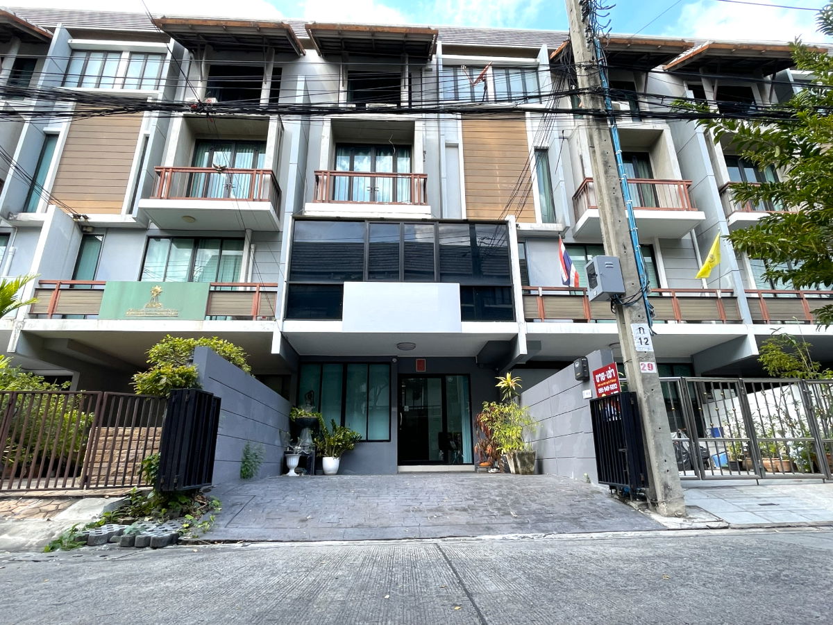 รูป ขายทาวน์โฮม/โฮมออฟฟิศ 4 ชั้น อารียา แมนดารีนา สุขุมวิท 77(อ่อนนุช) 21.3 ตร.ว. ทำเลติดถนนใหญ่ ตำแหน่งดีที่สุดในโครงการ พื้นที่ใช้สอยกว้างขวาง 240 ตร.ม. - รูปที่ 1/10