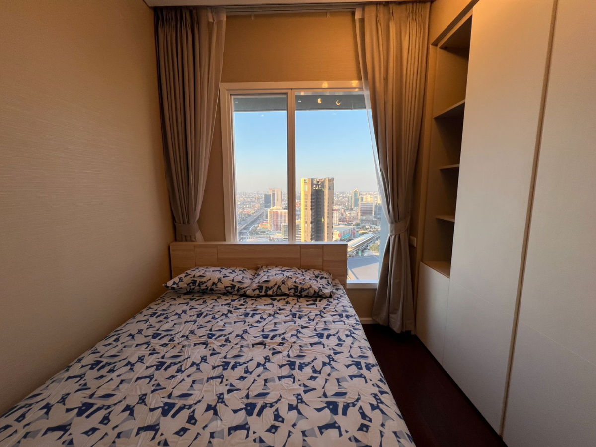 รูป ให้เช่าราคาถูก คอนโดใหม่ The Saint Residences 2-Bed ชั้นสูง ห้องสวย ระเบียงตะวันออก - รูปที่ 2/8