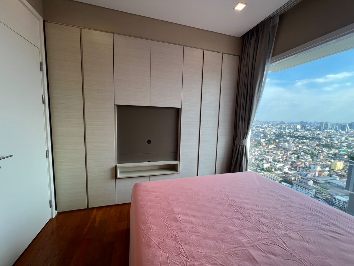 รูป ให้เช่าราคาถูก คอนโดห้องใหม่ The Saint Residences 2-Bed ชั้นสูง ห้องสวย - รูปที่ 11/12