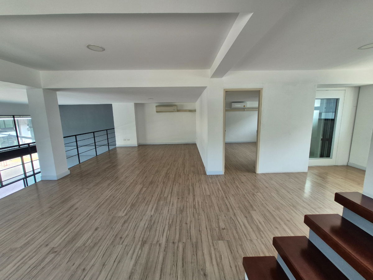 รูป เช่า⭐Home Office 4.5 ชั้น พร้อมลิฟท์⭐เกษตร-นวมินทร์⭐327 ตร.ม⭐กั้นห้องพร้อมใช้งาน - รูปที่ 7/15