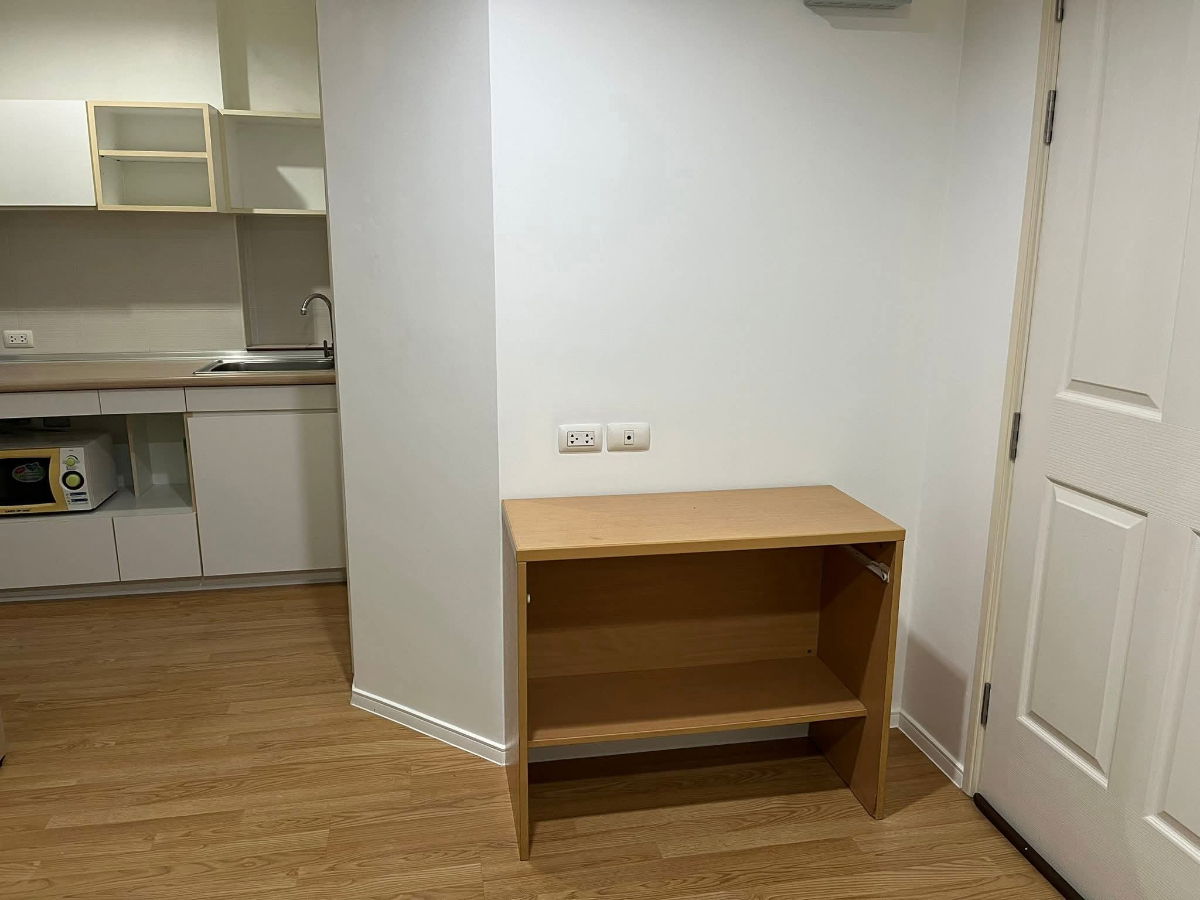 รูป ลุมพินีวิลล์ ลาซาล–แบริ่ง | 7,500 บาท/เดือน | ห้องมุม วิวสระ แดดเช้า พร้อมอยู่ - รูปที่ 6/8