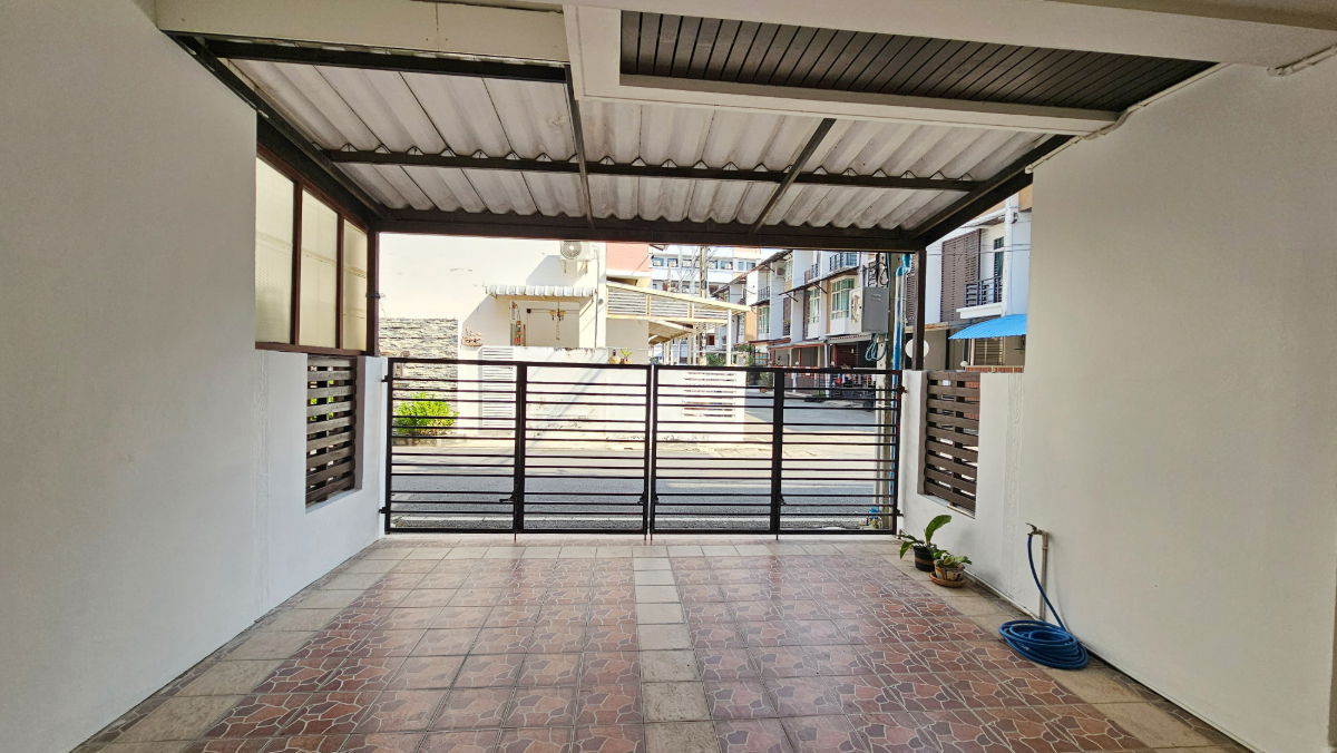 รูป ขายทาวน์โฮม 3.5 ชั้น ราคาถูกที่สุด เดอะ รูฟ แจ้งวัฒนะ (The Roof Cheangwattana) หลังเซ็นทรัลแจ้งวัฒนะ - รูปที่ 3/33