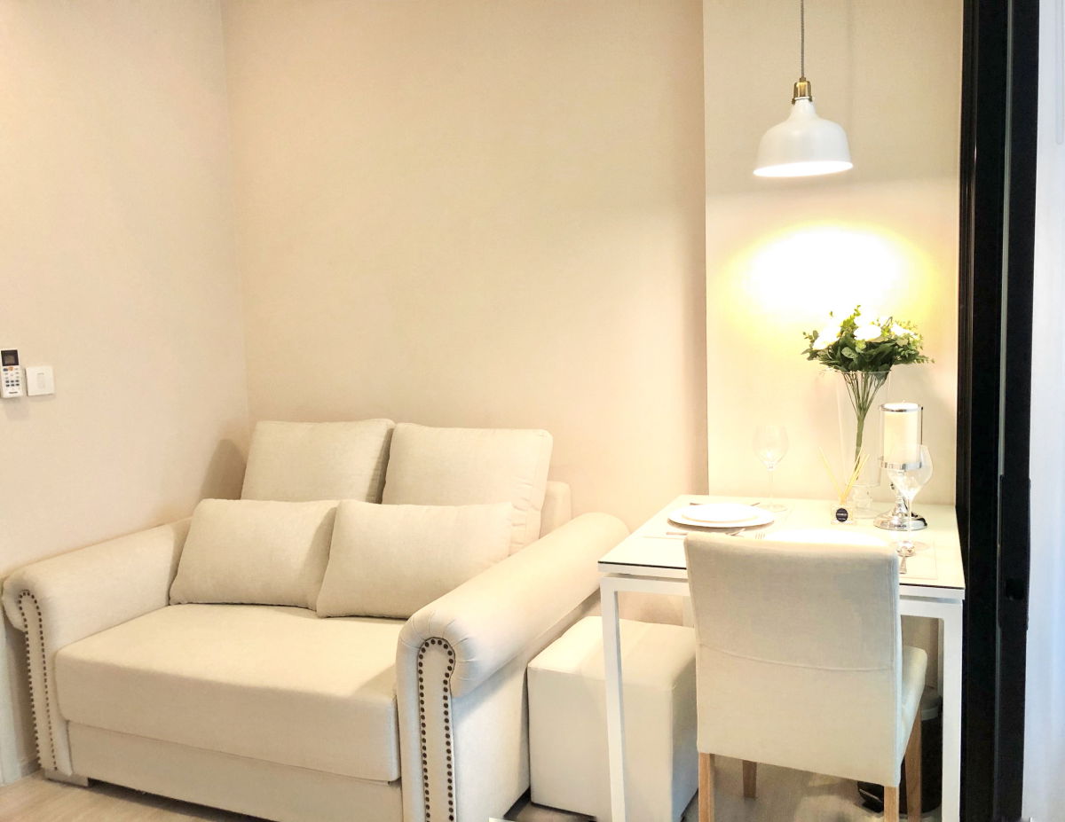 picture Condo for rent! 29 sqm. - Next to MRT Phetchaburi , Fully Furnished, Ready to move in. - 7/11