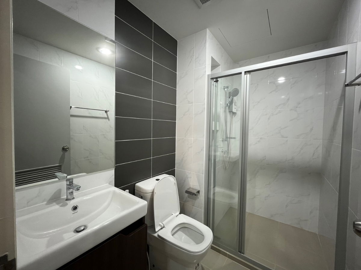 รูป ให้เช่า เดอะ เพรสซิเดนท์ จรัญ - แยกไฟฉาย สเตชั่น พื้นที่ 28 ตร.ม. ชั้น 22 ( มีเครื่องซักผ้า ) - รูปที่ 9/10