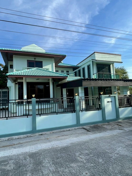 รูป ขายบ้านหมู่บ้าน 180 บางปู บีชเฮาส์ 2 หลัง บ้านสวยมาก - รูปที่ 1/8