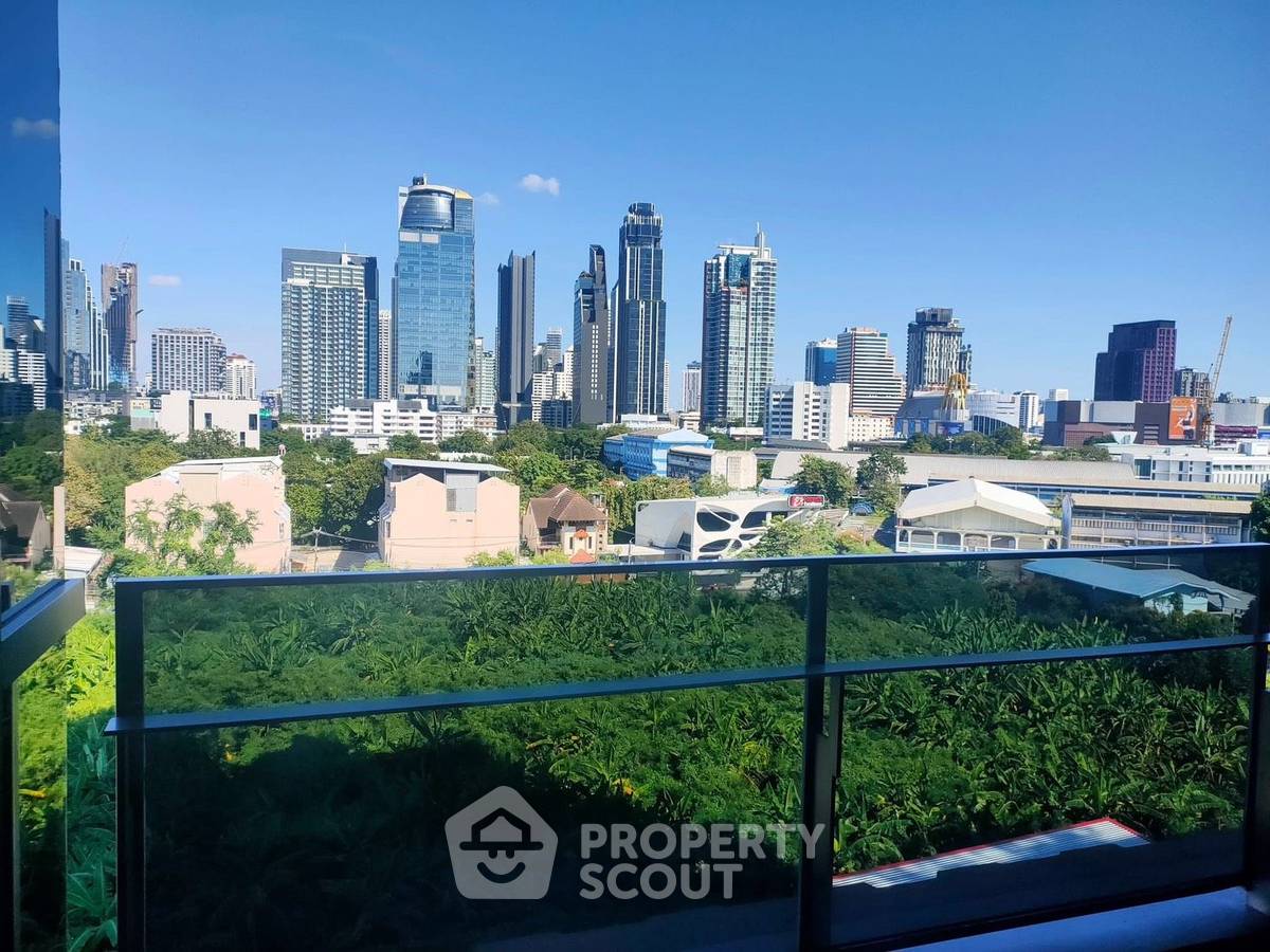 รูป คอนโด 2-ห้องนอน ที่ เดอะ รูม สุขุมวิท 38 ใกล้ BTS เอกมัย (ID 2517825) - รูปที่ 6/13