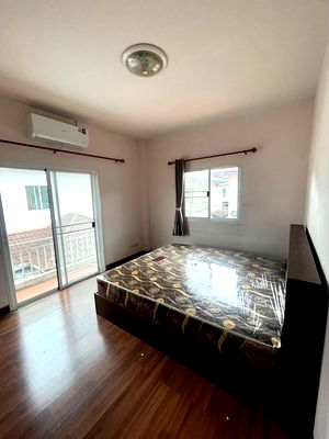 บ้านเดี่ยว ศรีราชา ชลบุรี : ขายหรือเช่า บ้านเดี่ยว4 นอน3 น้ำ  2 จอด ศรีราชา  ใกล้เจพาร์ค นิฮอน มูระ