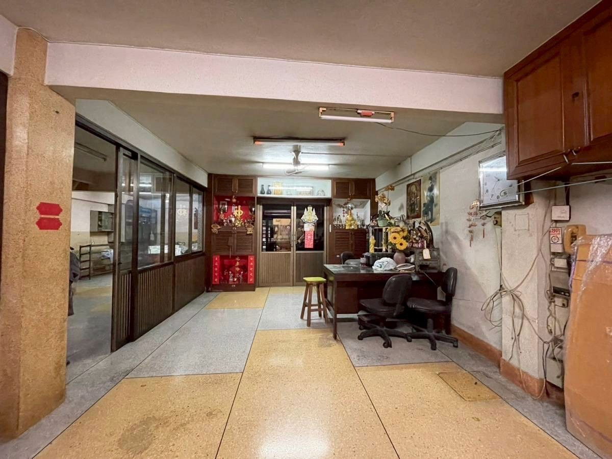 รูป [ขาย] อาคารพาณิชย์ 2 คูหา 5.5 ชั้น ทำเลทองพระราม 6 (ซอย 19) ติดไปรษณีย์อุรุพงษ์ พื้นที่ใช้สอยจุใจ 1,160 ตร.ม. - รูปที่ 10/14