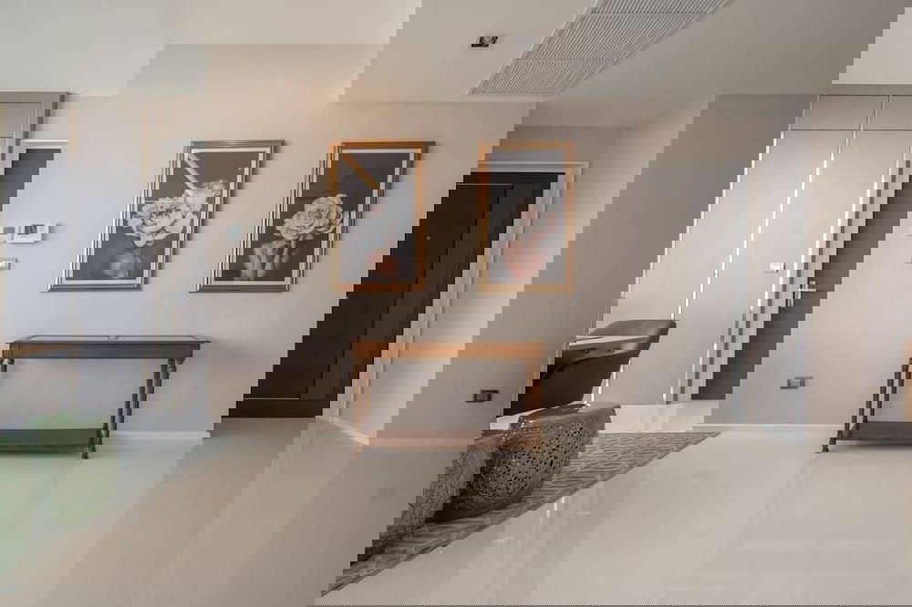 รูป ขาย- เช่า ! วิว Panoramic, วิวเมือง, ห้องทิศตะวันออก, ชั้นสูง47+, ตกแต่งสไตล์โมเดิร์น! Code C20250200002...The Bangkok Sathorn, 2 นอน, 2 น้ำ, แต่งครบ - รูปที่ 4/11