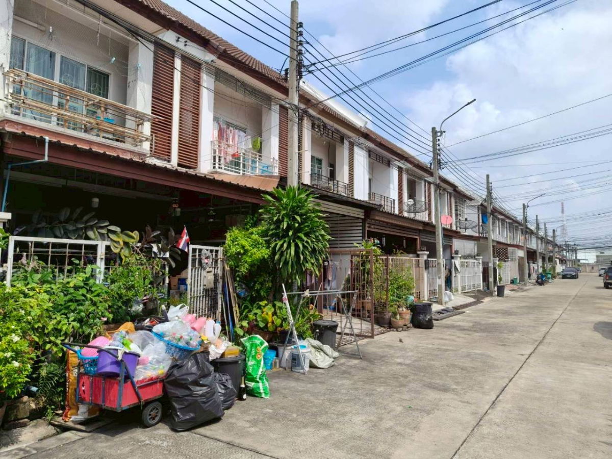 picture For Sale: 2-Storey Townhouse, Phumichonok Village, Phetkasem 67 - 1/8