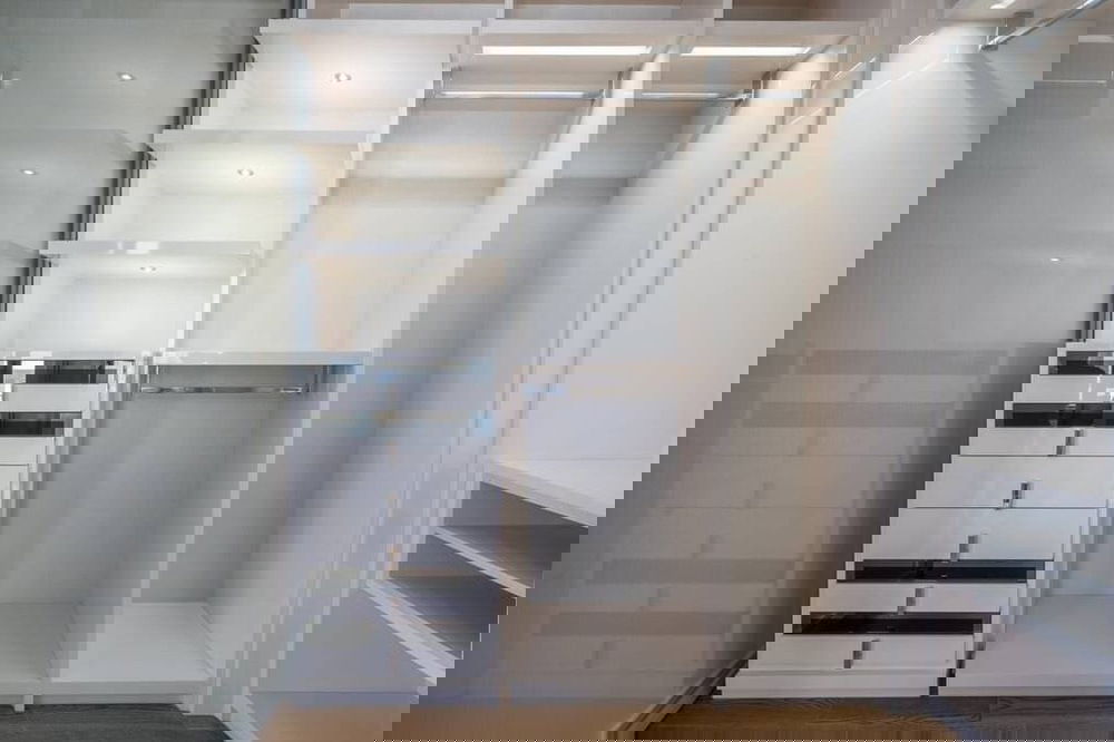 รูป ขาย- เช่า ! วิว Panoramic, วิวเมือง, ห้องทิศตะวันออก, ชั้นสูง47+, ตกแต่งสไตล์โมเดิร์น! Code C20250200002...The Bangkok Sathorn, 2 นอน, 2 น้ำ, แต่งครบ - รูปที่ 8/11