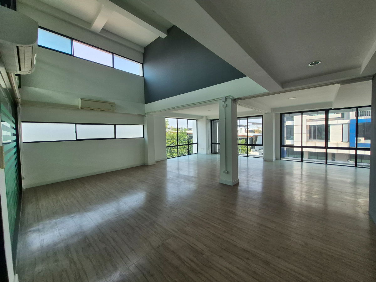 รูป เช่า⭐Home Office 4.5 ชั้น พร้อมลิฟท์⭐เกษตร-นวมินทร์⭐327 ตร.ม⭐กั้นห้องพร้อมใช้งาน - รูปที่ 9/15