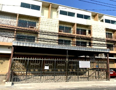 เช่าสำนักงาน วิทยาลัยช่างศิลป : ให้เช่าอาคารพาณิชย์ 2 คูหา 4.5 ชั้น ริมถนนลาดกระบัง แอร์ 10 เครื่อง จอดรถในรั้ว 2 คัน ใกล้ โรบินสัน ลาดกระบัง เหมาะเป็นสำนักงาน จดบริษัทได้