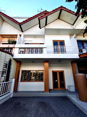 ขายทาวน์โฮม : บ้านเกษตรนวมินทร์-ลาดพร้าว หลังโครงการ  The Gentry