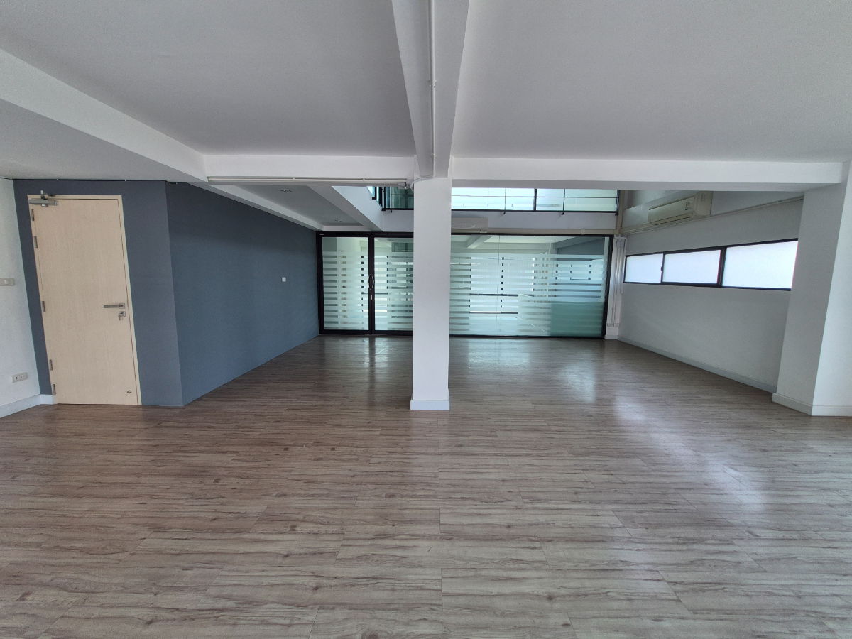 รูป ขาย⭐Home Office 4.5 ชั้น พร้อมลิฟท์⭐เกษตร-นวมินทร์⭐327 ตร.ม⭐กั้นห้องพร้อมใช้งาน - รูปที่ 11/15