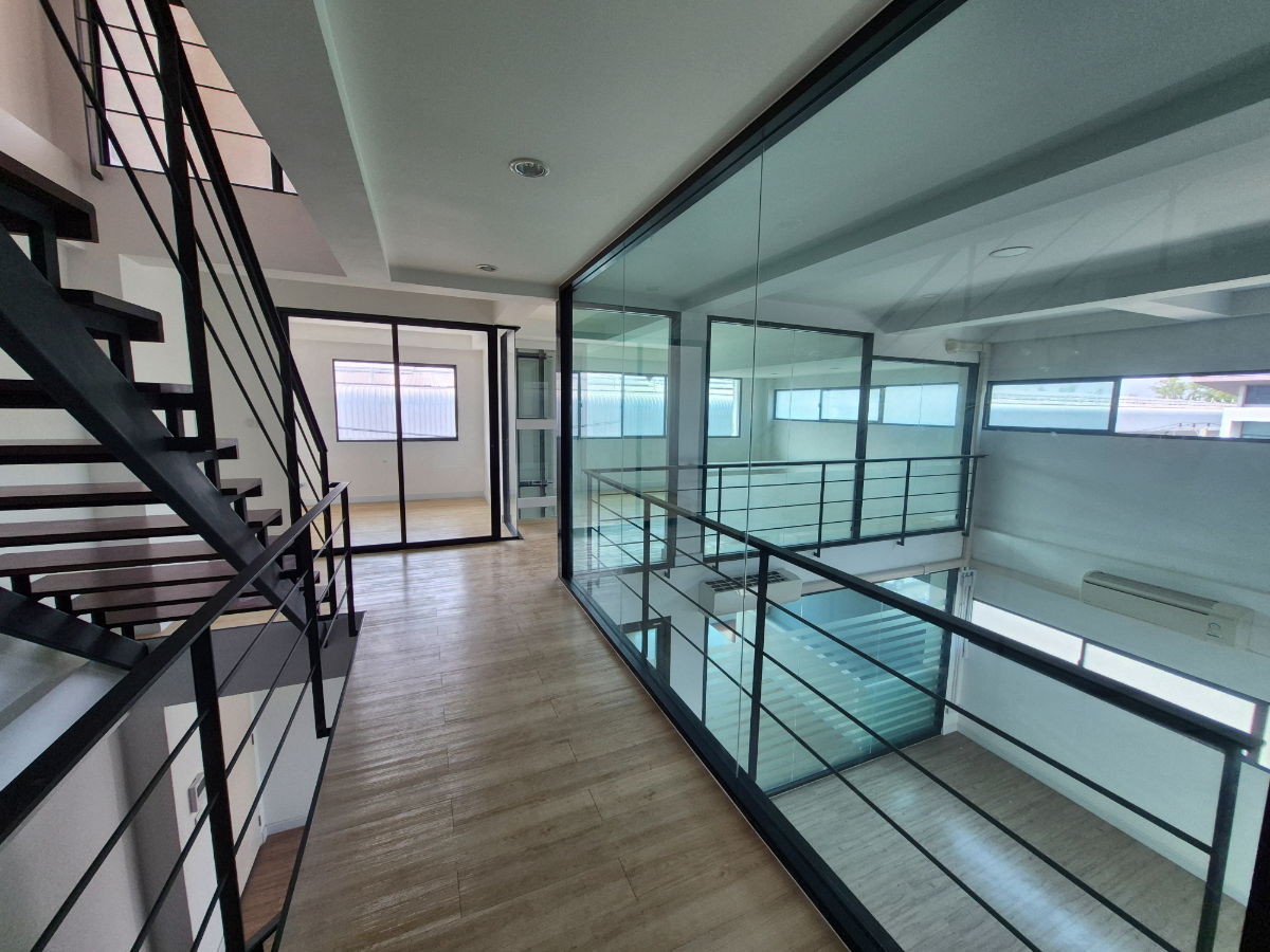 รูป เช่า⭐Home Office 4.5 ชั้น พร้อมลิฟท์⭐เกษตร-นวมินทร์⭐327 ตร.ม⭐กั้นห้องพร้อมใช้งาน - รูปที่ 13/15