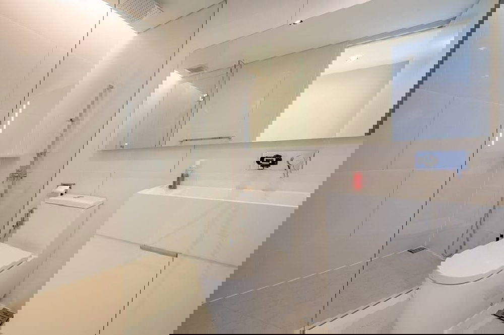 รูป ขาย- เช่า ! วิว Panoramic, วิวเมือง, ห้องทิศตะวันออก, ชั้นสูง47+, ตกแต่งสไตล์โมเดิร์น! Code C20250200002...The Bangkok Sathorn, 2 นอน, 2 น้ำ, แต่งครบ - รูปที่ 10/11