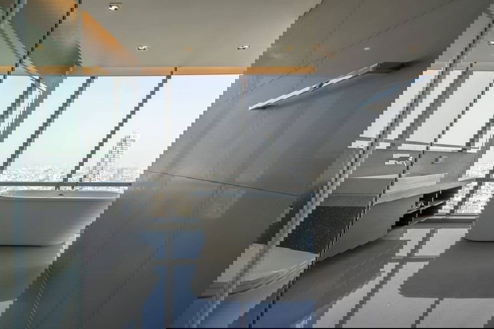 รูป ขาย- เช่า ! วิว Panoramic, วิวเมือง, ห้องทิศตะวันออก, ชั้นสูง47+, ตกแต่งสไตล์โมเดิร์น!  Code C20250200002...The Bangkok Sathorn, 2 นอน, 2 น้ำ, แต่งครบ - รูปที่ 9/11