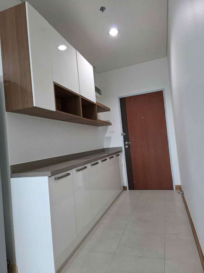 รูป ห้องใหม่ ไม่เคยอยู่อาศัย รีโนเวทใหม่ทั้งห้อง แถมเฟอร์นิเจอร์ ตู้เย็น และเครื่องปรับอากาศติดตั้งใหม่  - รูปที่ 1/10