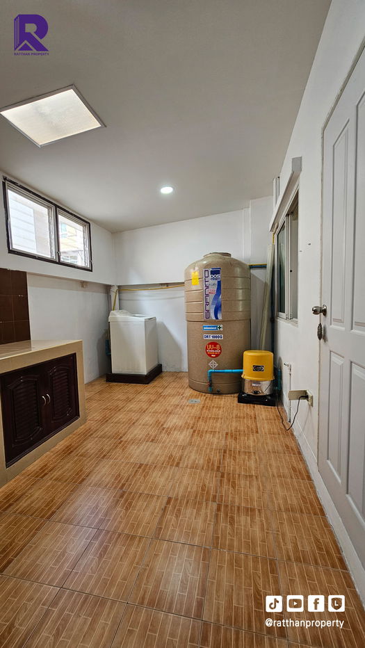 รูป ขายทาวน์โฮม 3.5 ชั้น ราคาถูกที่สุด เดอะ รูฟ แจ้งวัฒนะ (The Roof Cheangwattana) หลังเซ็นทรัลแจ้งวัฒนะ - รูปที่ 13/33