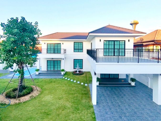 บ้านเดี่ยวสองชั้นสร้างใหม่สวยมาก 5 ห้องนอน 7 ห้องน้ำ สระว่ายน้ำส่วนตัว สวนรอบบ้าน พร้อมอยู่