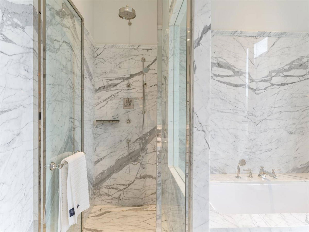 รูป คอนโดมิเนียมหรู 3 ห้องนอน ในทำเลที่ยอดเยี่ยม - รูปที่ 26/38