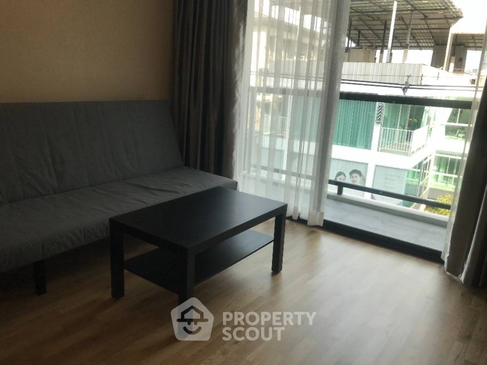 รูป คอนโด 1-ห้องนอน ที่ เดอ รูฟ คอนโดมิเนียม ใกล้ BTS อารีย์ (ID 597679) - รูปที่ 2/5