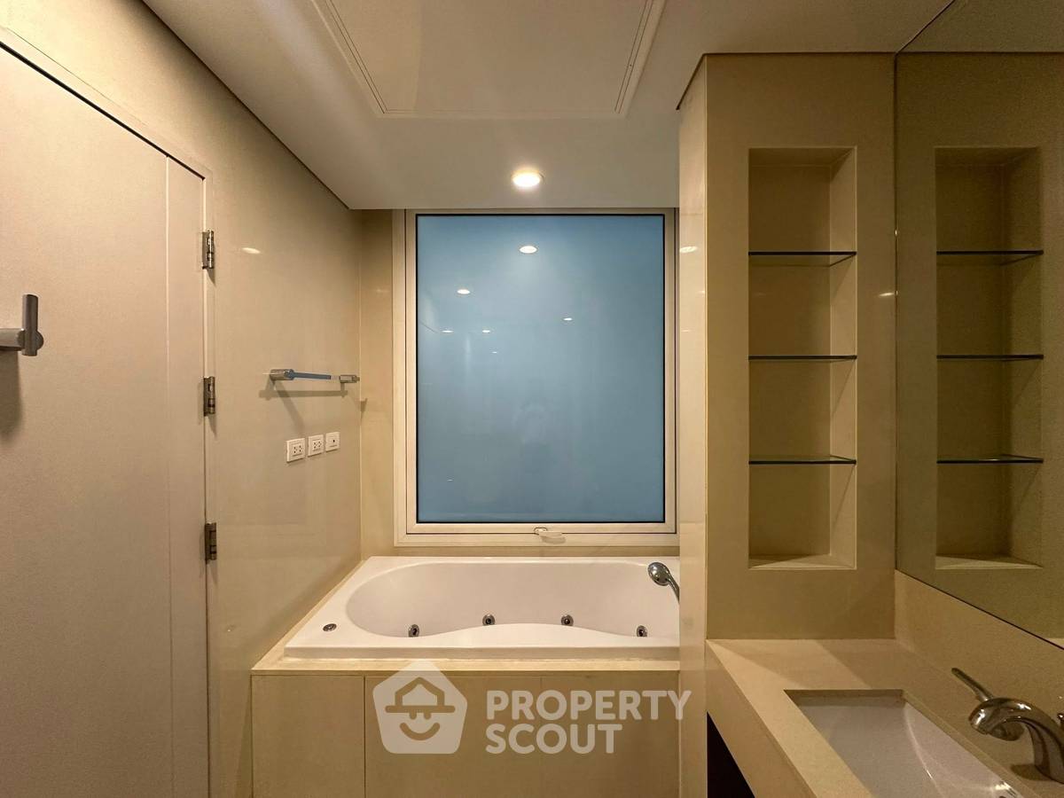 รูป คอนโด 2-ห้องนอน ที่ เดอะ พาร์ค ชิดลม ใกล้ BTS ชิดลม (ID 2374941) - รูปที่ 8/9