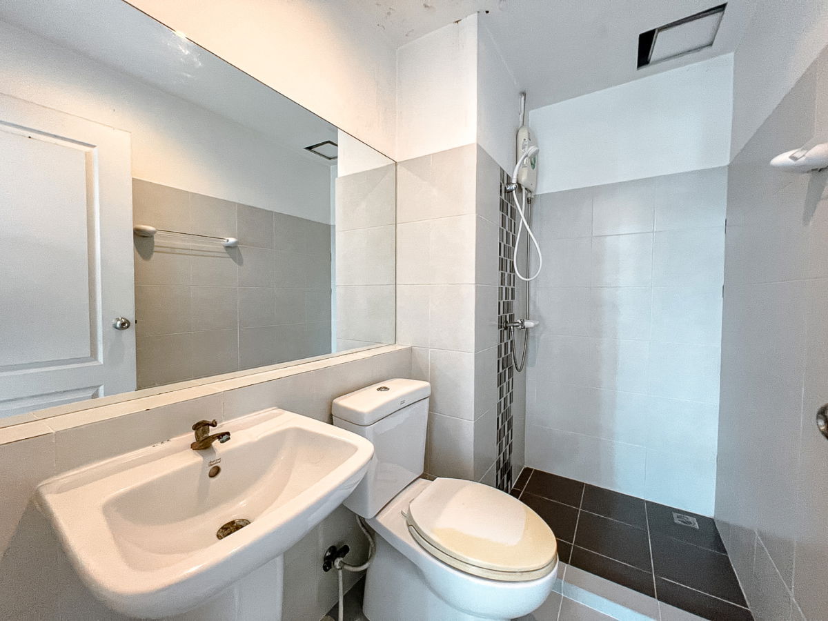 รูป 🏢 624 คอนโดเลต ลาดพร้าว เพียง 1,090,000 บาท ติด MRT บางกะปิ ทำเลดีเดินทางง่าย ไม่ต้องเข้าซอย ติดถนนลาดพร้าว ใกล้แยกบางกะปิ และแยกนิด้า - รูปที่ 7/7