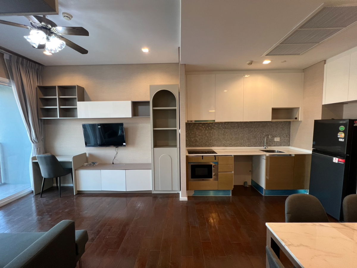 รูป ให้เช่าราคาถูก คอนโดใหม่ The Saint Residences 2-Bed ชั้นสูง ห้องสวย ระเบียงตะวันออก - รูปที่ 4/8