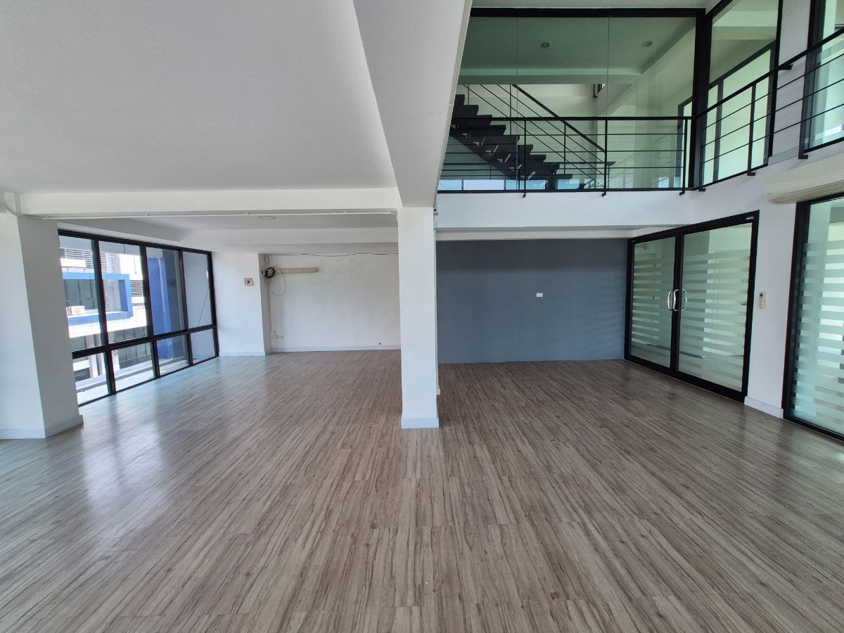 รูป เช่า⭐Home Office 4.5 ชั้น พร้อมลิฟท์⭐เกษตร-นวมินทร์⭐327 ตร.ม⭐กั้นห้องพร้อมใช้งาน - รูปที่ 10/15