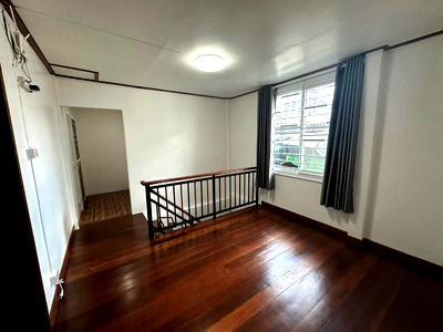 เช่าทาวน์โฮม รร.รักษาดินแดน ศูนย์การนักศึกษาวิชาทหาร : เช่า ให้เช่า ปล่อยเช่า บ้านเดี่ยว ดินแดง อนุสาวรีย์ชัย พระราม 9 ซอยแสงอุทัยทิพย์ ราคาถูก สนใจ Line: @951qfbfi