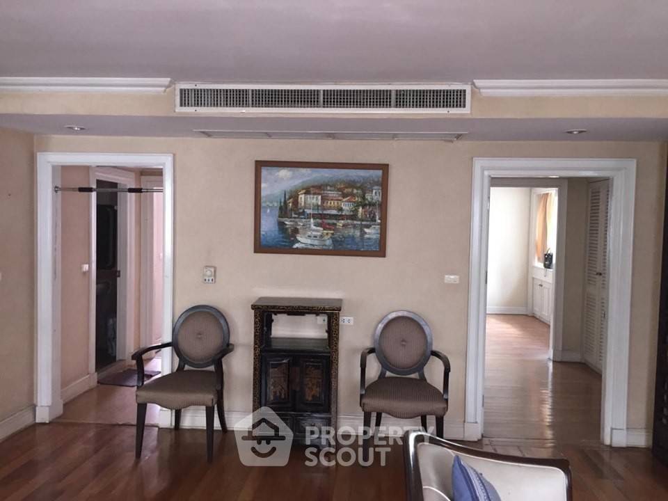 picture 2-BR Condo at Asoke Place near MRT Sukhumvit (ID 384508) - 7/10