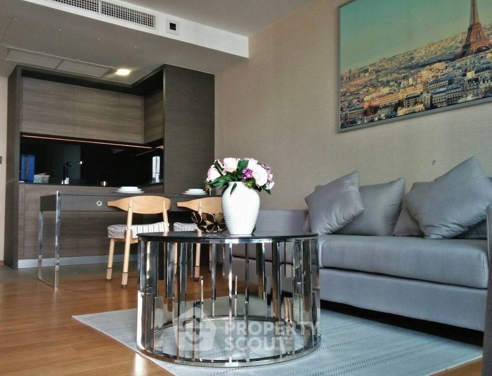 picture 1-BR Condo at Klass Langsuan near BTS Chit Lom (ID 385072) - 1/10