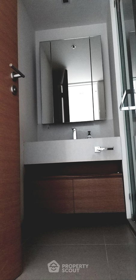 picture 2-BR Condo at The River Condominium near BTS Saphan Taksin (ID 514080) - 13/14