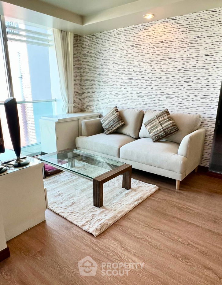 picture 2-BR Condo at The Kris Ratchada 17 near MRT Sutthisan (ID 1991987) - 3/16