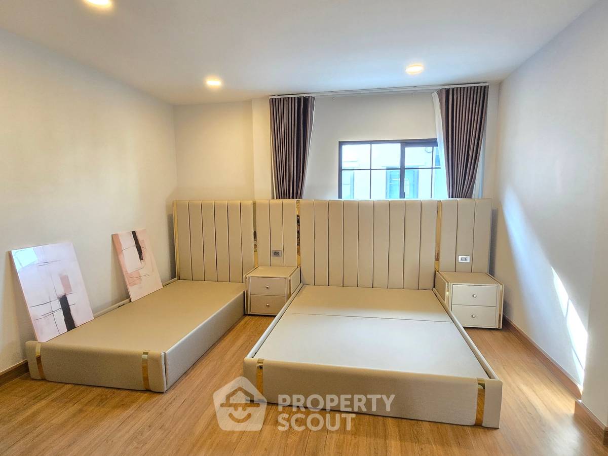 รูป บ้าน 4-ห้องนอน ที่ เซนโทร บางนา ใน บางแก้ว (ID 2519051) - รูปที่ 9/14