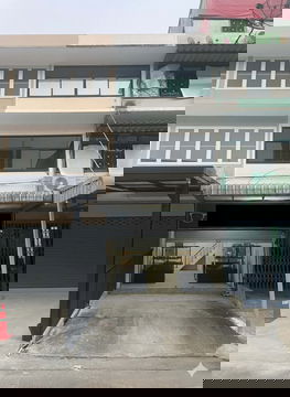 อาคารพาณิชย์ 3 ชั้นครึ่ง รีโนเวทใหม่ทั้งหลัง สวยกริ๊บ พร้อมเข้าอยู่!