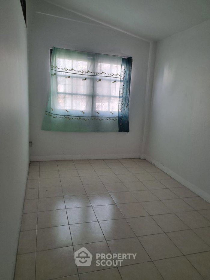 picture 3-BR Townhouse in Khlong Thanon (ID 2516643) - 15/15