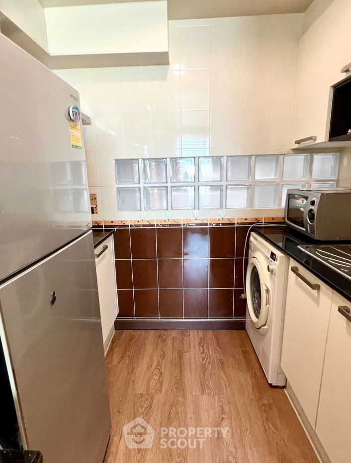 picture 2-BR Condo at The Kris Ratchada 17 near MRT Sutthisan (ID 1991987) - 10/16