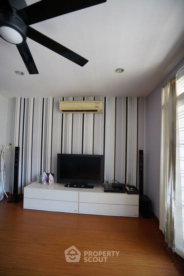 รูป ทาวน์เฮาท์ 3-ห้องนอน ใน หนองบอน (ID 1599273) - รูปที่ 10/13