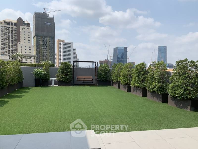 รูป คอนโด สตูดิโอ ที่ ทราเพโซ สุขุมวิท 16 ใกล้ MRT ศูนย์การประชุมแห่งชาติสิริกิติ์ (ID 890152) - รูปที่ 3/7